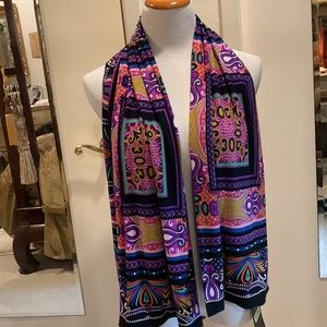 New with tags Eva Varro scarf.